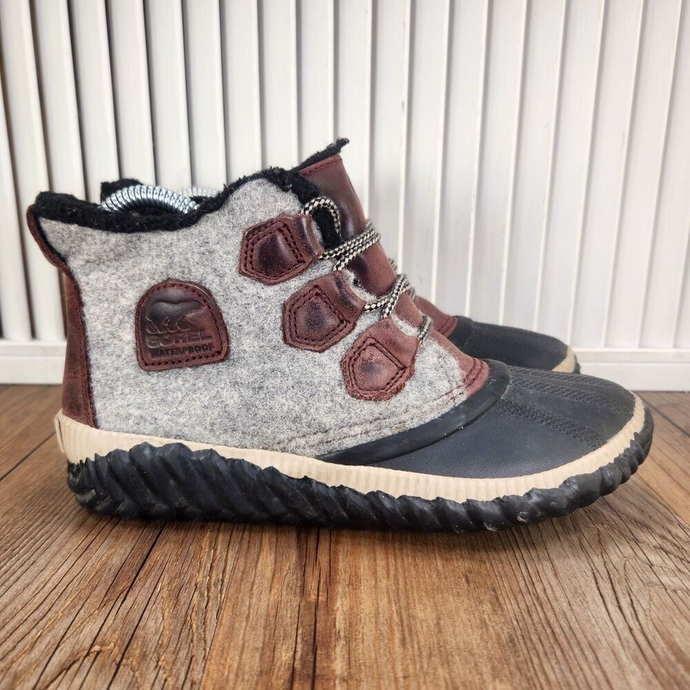 Sorel Out N About Plus NL3973-628 Womens Sz 6 Gray Felt Boho Ankle Booties Boots